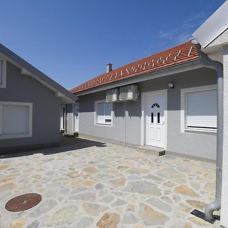 Relax Apartmani Kladovo Exterior photo