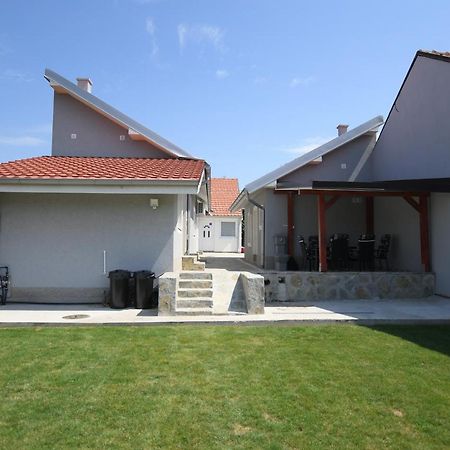 Relax Apartmani Kladovo Exterior photo