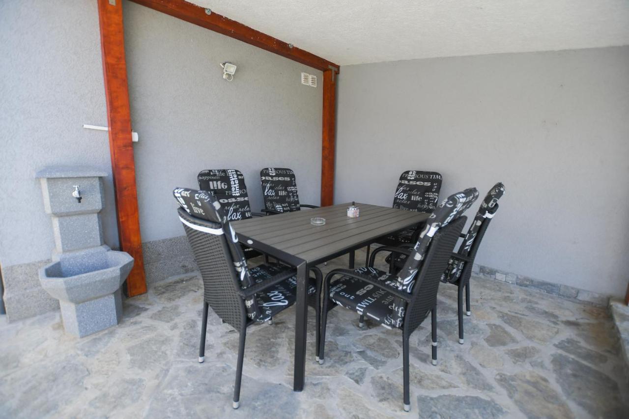Relax Apartmani Kladovo Exterior photo