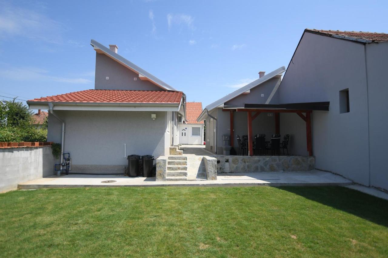 Relax Apartmani Kladovo Exterior photo